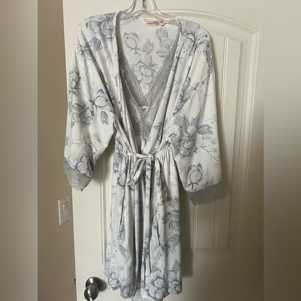 La Vie En Rose Super Soft Nightie+ kimono 2 pieces size L